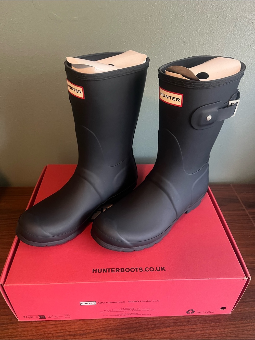 Hunter Original Short Rain Boots Navy Women’s 7 New in Box